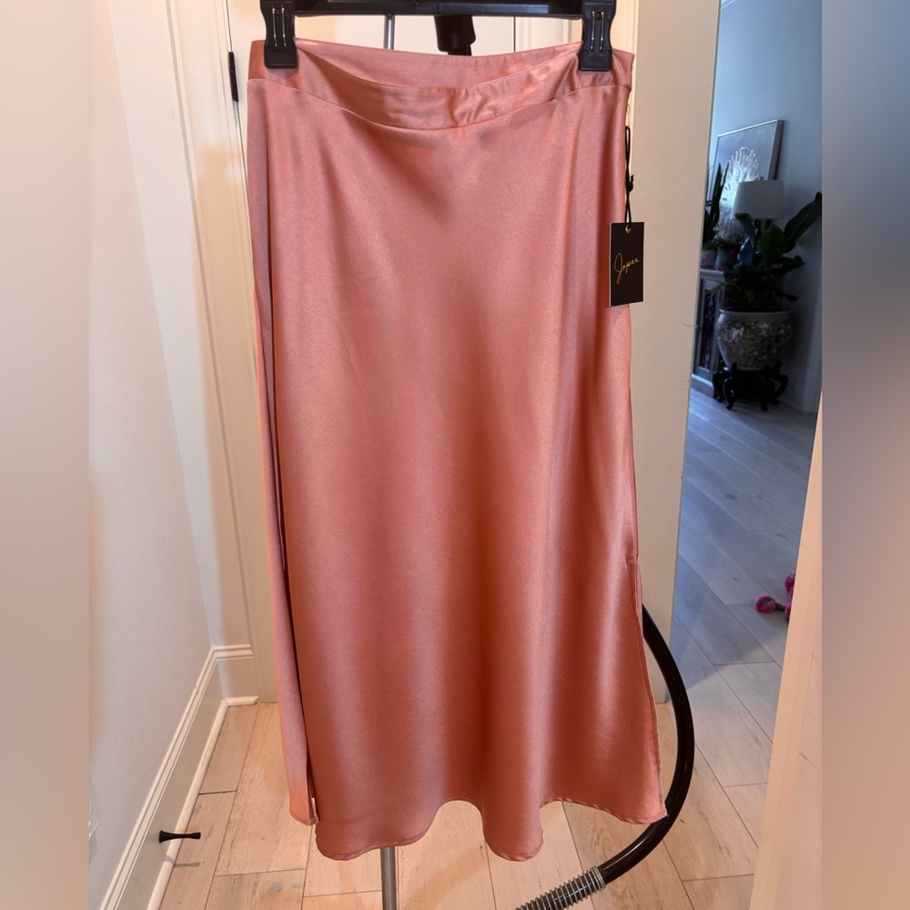 NWT Japna Satin Skirt Size Large - Picture 1 of 7